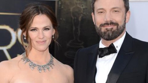 'Người Dơi' Ben Affleck bất ngờ tuyên bố vừa ra trại cai rượu